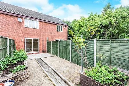 2 bedroom terraced house to rent - Photo 3