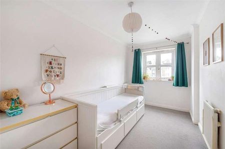 St James's Drive, Wandsworth Common, London, SW12 - Photo 4