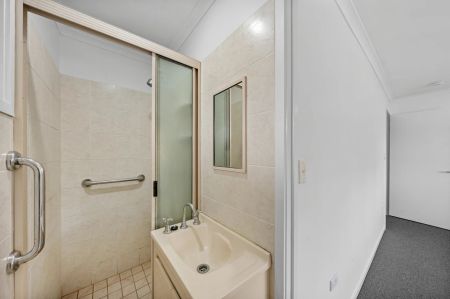 Stylish, Low-Maintenance Living in a Peaceful Carseldine Pocket - Photo 5