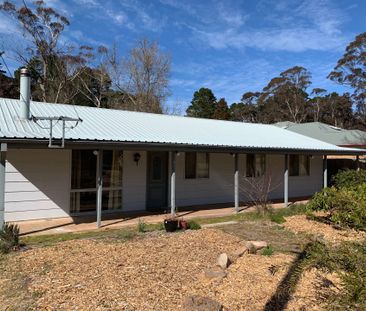 Sunny Four Bedroom Home - Photo 6