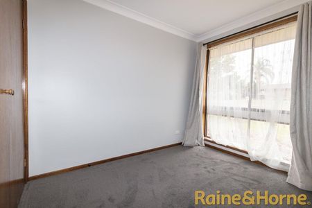 Handy East Location - Photo 5