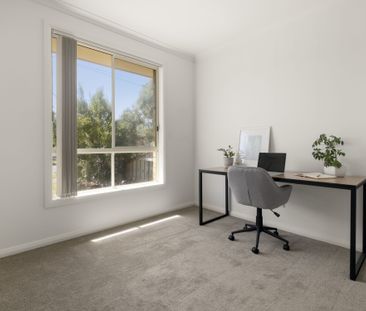 Low maintenance living! - Photo 2