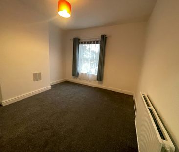 Terraced House to rent on - Photo 3