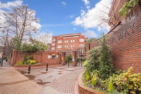 Regent House, Windsor Way, Hammersmith, London, W14 - Photo 3