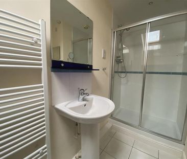 2 bedroom apartment to rent - Photo 6