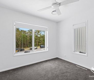 Brand New Two-Level 4 Bedroom Townhouse for Rent - Photo 3