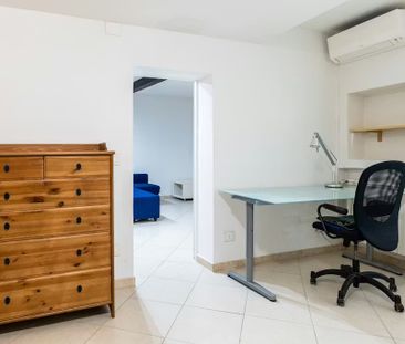 Via San Vitale, Bologna, Emilia-Romagna 40125 - Photo 1