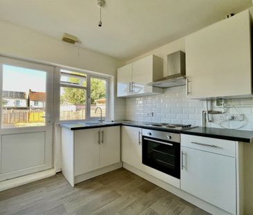 3 bed House Central Avenue, Southend-on-Sea, SS2 - Photo 6