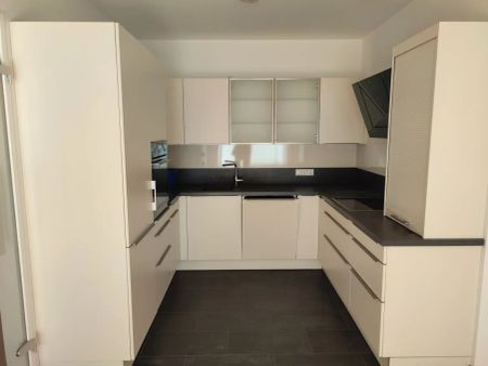 Geräumig, modern ung toll gelegen - Photo 3