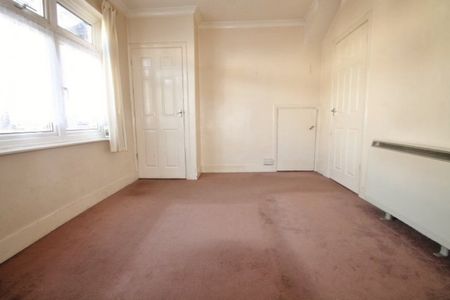 Cranleigh Road, Feltham, Middlesex,TW13 - Photo 3