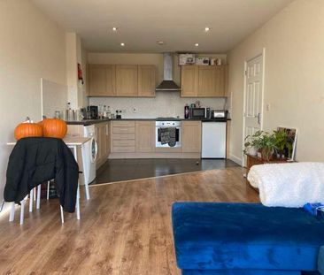 Tanner Court // Bed Flat // Aug, LN5 - Photo 1