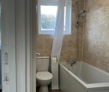 College Street, Grantham, NG31 - Photo 4