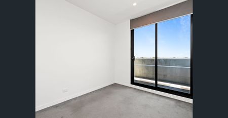 Stylish City Living with Spectacular Views! - Photo 3