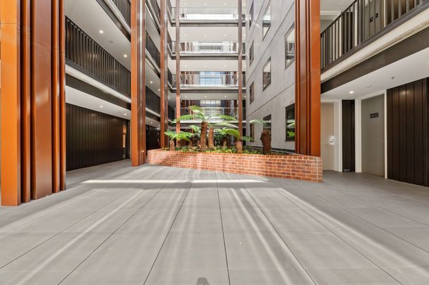 Contemporary Apartment with Exceptional City Convenience - Photo 1