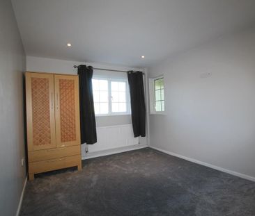 3 bedroom flat to rent - Photo 5