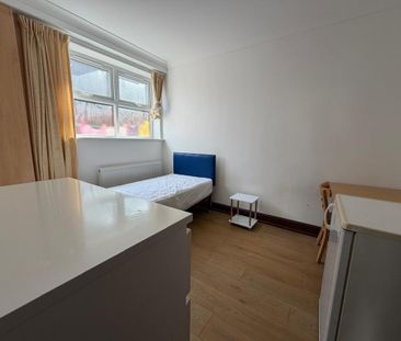House share to rent - Photo 1