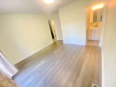 For Lease - 2 Chipwood Crescent Unit# Upper, Toronto, Ontario - Photo 4