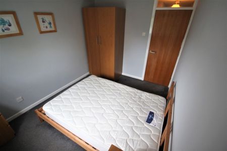 2 bed Apartment for Rent - Photo 2