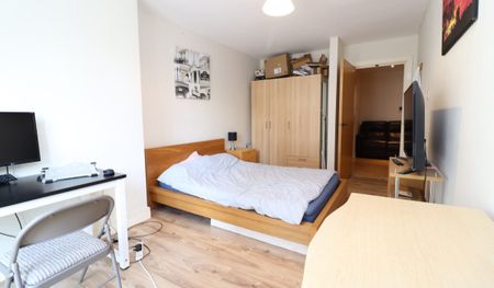 Millennium Drive, Isle of Dogs, London E14 - Photo 3