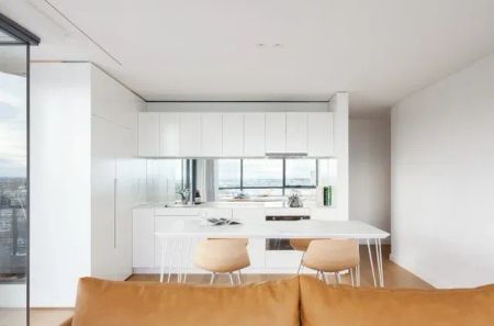 Executive Furnished One Bedroom + Study with Gym, Pool and Panoramic Views - Photo 4