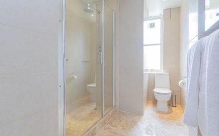 Hill Street, Mayfair, London, W1 - Photo 3