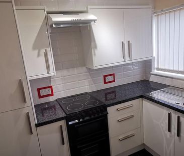 2 bedroom semi-detached house to rent - Photo 3