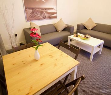 🏡Welcome Home! Professional Houseshare Room 2 - Executive En-Suite - Photo 2