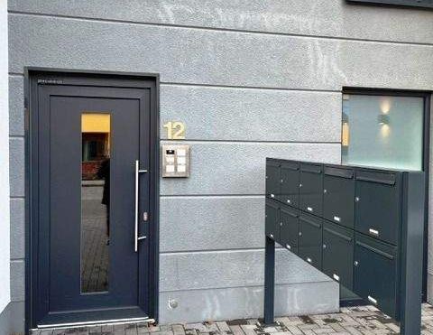 Neubauwohnung, kleiner Garten, Stellplatz, energetisch gebaut. - Photo 1