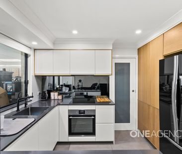 WELL DESIGN FAMILY HOME WITH PRACTICAL INTERIORS - Photo 1
