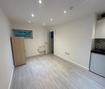 Studio to rent - Photo 4