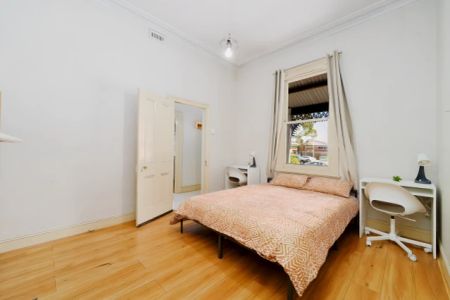 Room 1 (Private) - Photo 5