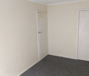 Clean & Tidy 2 Bedroom Unit - Photo 2