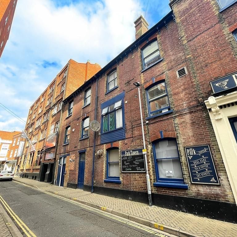 1 bedroom property to rent - Photo 1