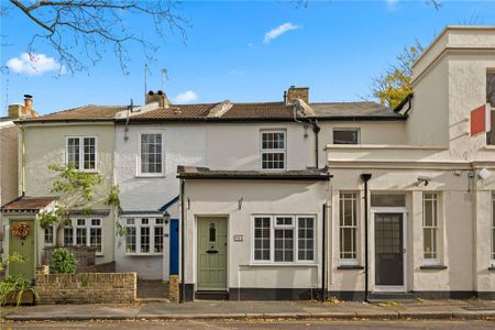 2 bedroom terraced house to rent - Photo 4