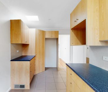 2/22 Weybridge Street, Surrey Hills VIC 3127 - Apartment For Rent |... - Photo 2