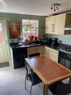 3 bedroom terraced house to rent - Photo 1