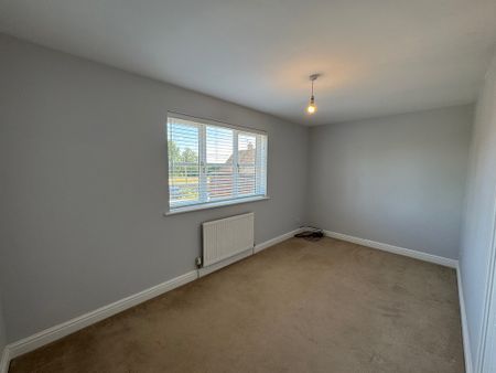 2 bed end of terrace house to rent in The Common, High Wycombe, HP14 - Photo 3