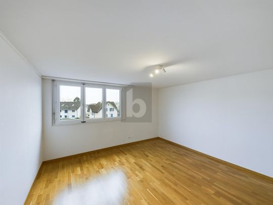 GENEROUSLY SITUATED IN A CENTRAL LOCATION - Photo 1