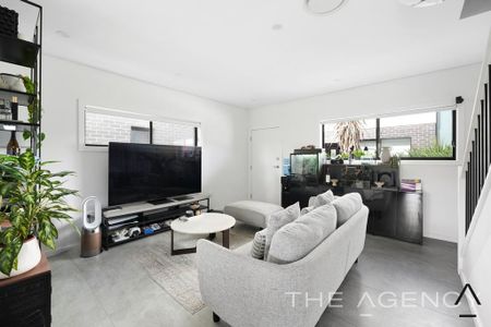 2/142-144 Nuwarra Rd, Moorebank NSW 2170 - Townhouse For Rent | Domain - Photo 4