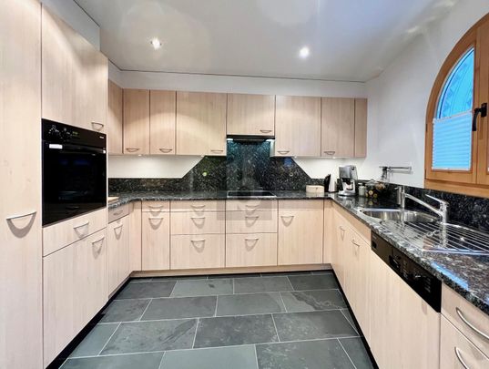 WONDERFULLY LOCATED IN A QUIET AREA - Photo 1