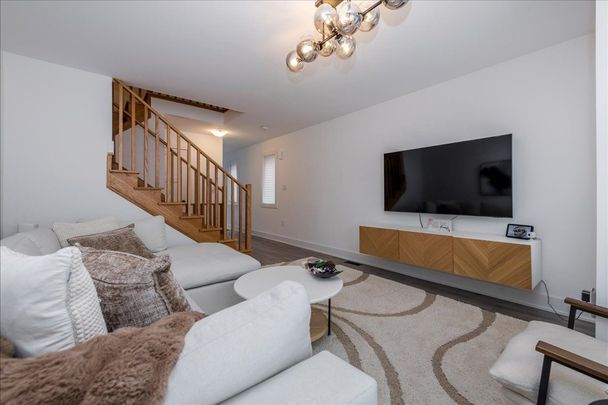 For Lease - 49 Hay Lane, Barrie, Ontario - Photo 1