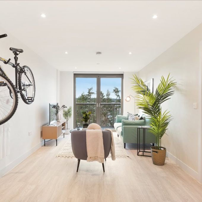 The Oakgate, KT22 7RZ, Surrey - Photo 1