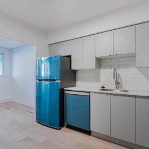 1 CH - 1 SDB - St-Laurent - $1,495 /mo - Photo 2