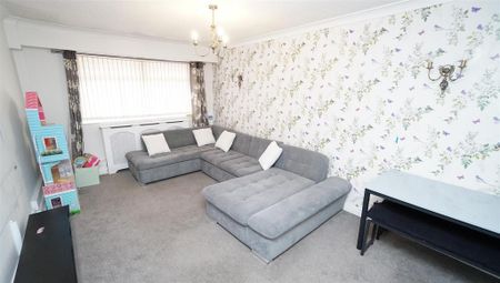 5 bedroom semi-detached house to rent - Photo 3