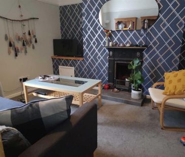 2 bedroom terraced house to rent - Photo 4
