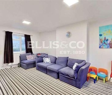 Lyon Park Avenue, Wembley, HA0 - Photo 2