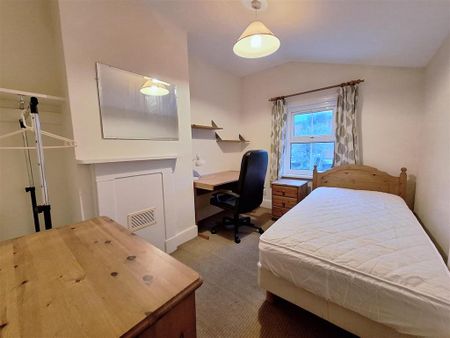 4 bedroom terraced house to rent - Photo 2