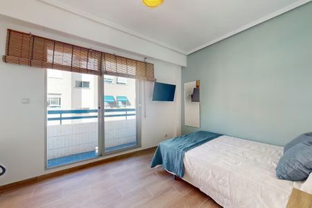 Carrer dEscalante, Valencia, Valencian Community 46011 - Photo 4