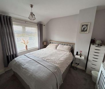 3 bedroom semi-detached house to rent - Photo 5