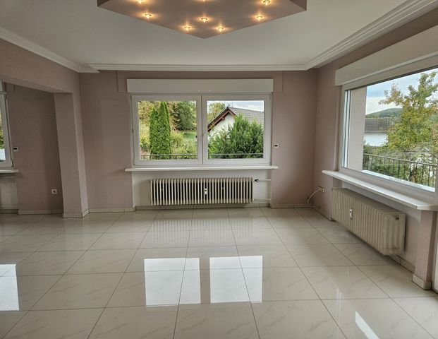 Stieldorferhohn: Top-modernisierte Etagenwohnung mit gehobener Ausstattung - Foto 1